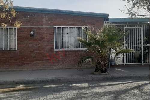 casa ala venta en colonia hidalgo zona centro a 3 minutos del puente libre