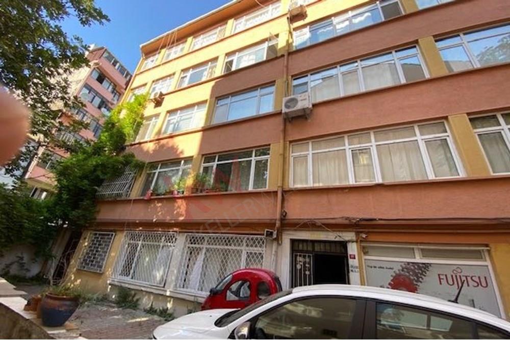 KADIKÖY OSMANAĞA'DA YÜKSEK YATIRIM DEĞERLİ EN ÜST KATTA 1+1 SATILIK DAİRE