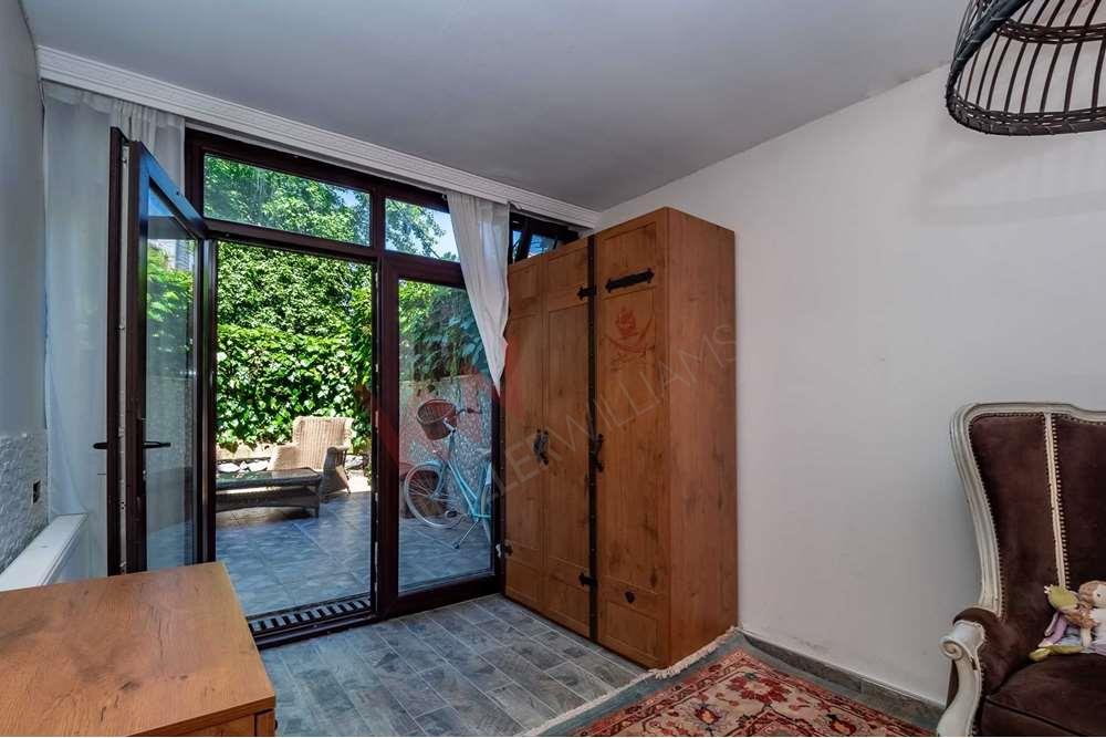 ZEKERİYAKÖY�DE BİZİMVADİ SİTEDE MÜSTAKİL ÖZEL SATILIK VİLL