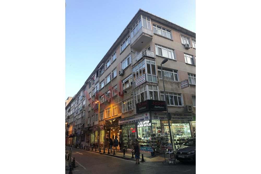 Pendik Merkezde Satılık 3+1 Daire