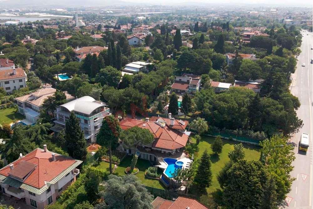 Tuzla Mercan�da Satılık 1500 m² Bahçeli Havuzlu Lüks Villa