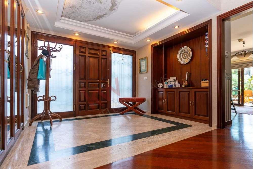 Tuzla Mercan�da Satılık 1500 m² Bahçeli Havuzlu Lüks Villa