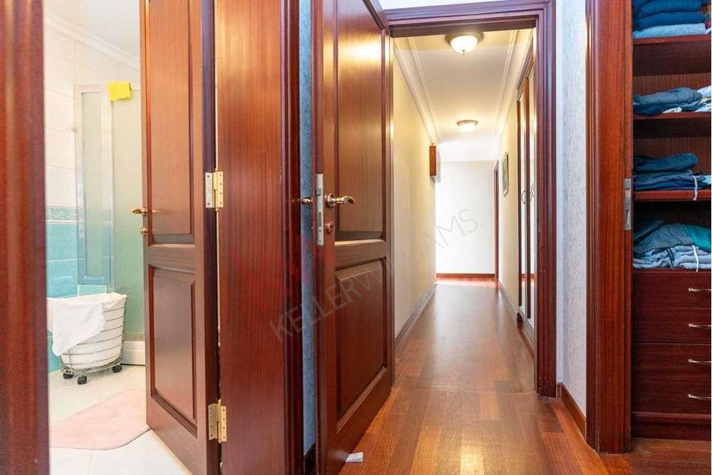 Tuzla Mercan�da Satılık 1500 m² Bahçeli Havuzlu Lüks Villa