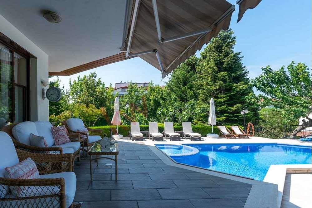 Tuzla Mercan�da Satılık 1500 m² Bahçeli Havuzlu Lüks Villa