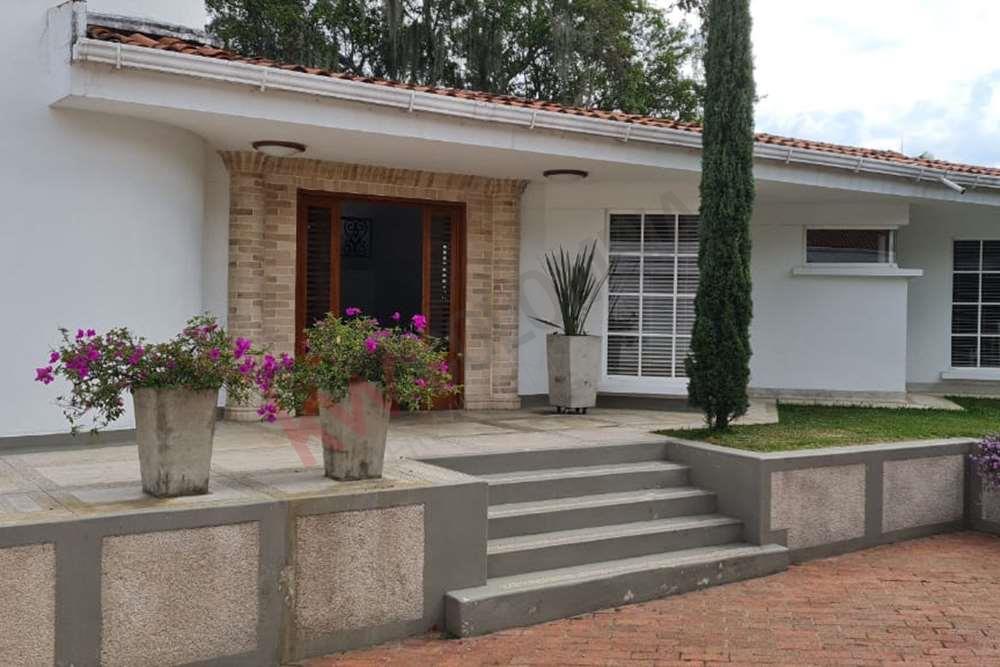 Venta Casa en Cali en el barrio Ciudad Jardin