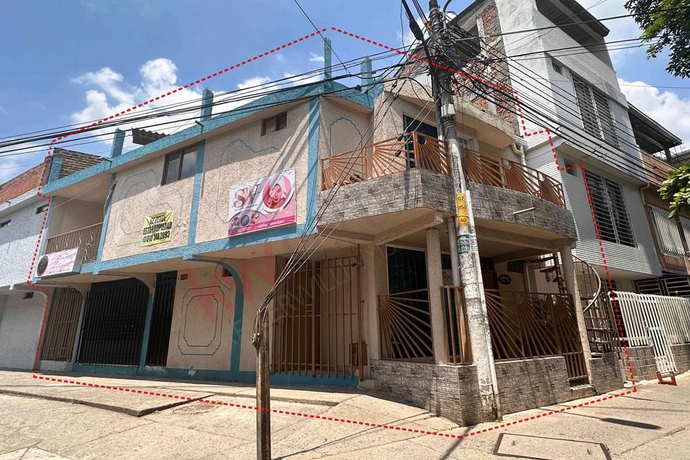 Casa en Venta para inversionista esquinera 2 apartamentos y 2 locales comerciales Villas de Veracruz