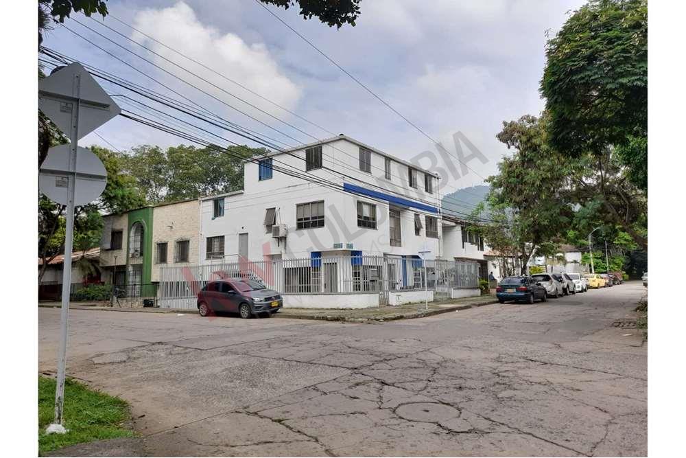 Venta Edificio esquinero en Prados del Norte, al Norte de Cali, Valle