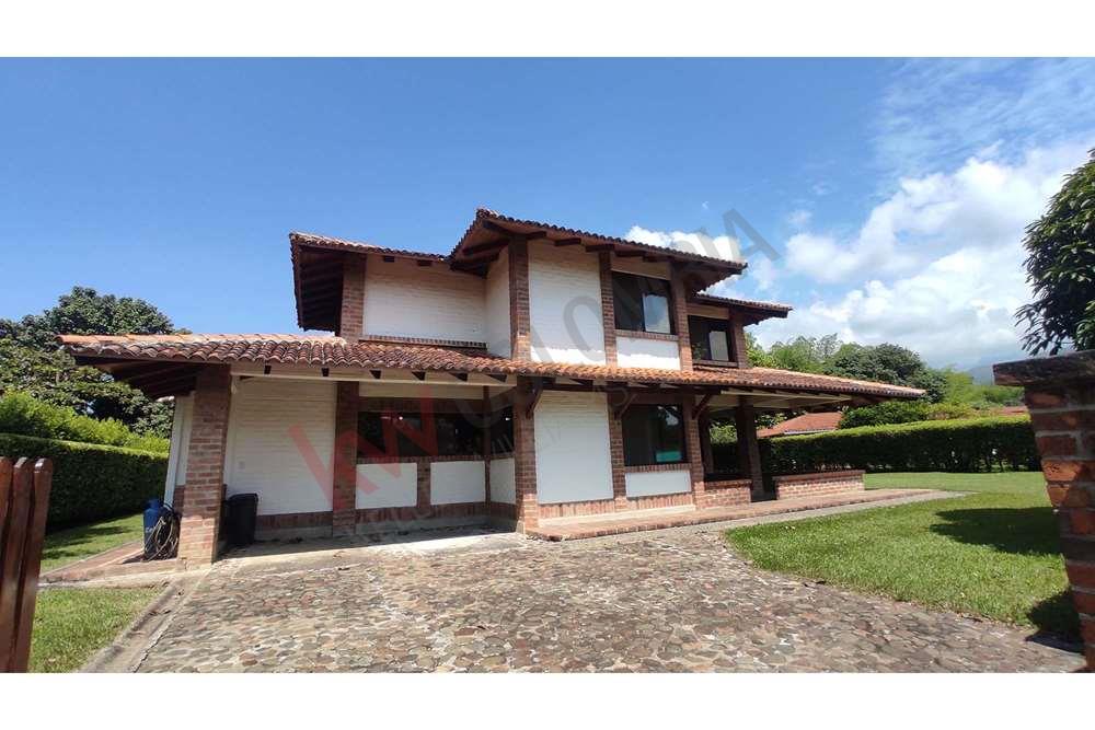 VENTA DE CASA CAMPESTRE EN CONDOMINIO RIBERAS DE LAS MERCEDES JAMUNDI-  COLOMBIA