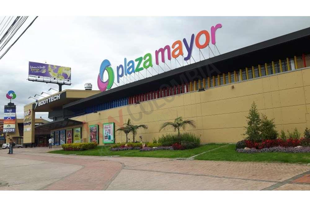 Arriendo de local en centro comercial Plaza Mayor, Chía Cundinamarca. Arriendo de local en centro comercial Plaza Mayor, Chía Cundinamarca.