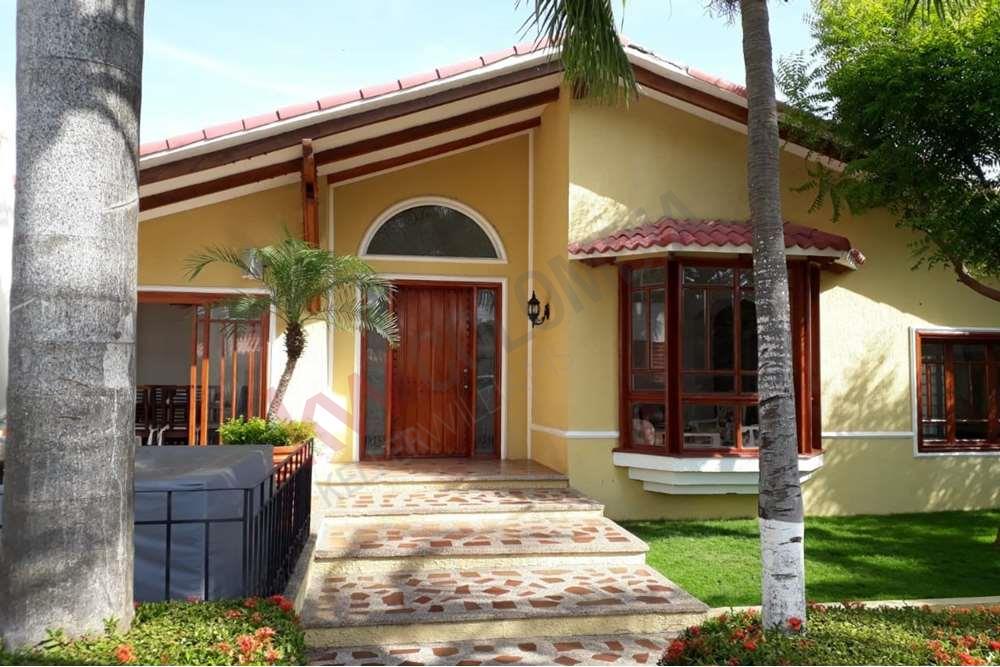 Se vende casa en sector exclusivo de Villa Campestres