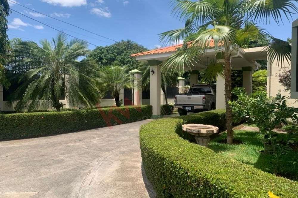 Vendo linda y amplia casa en residencial Lomas de Veracruz