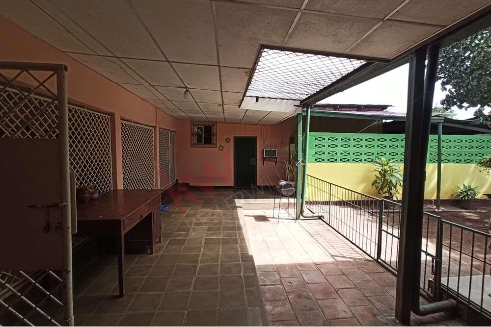 VENTA DE CASA EN GRANADA