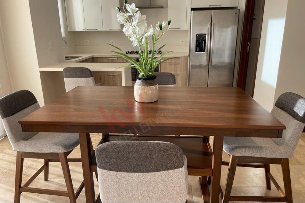 Venta de Apartamento Exclusivo con Muebles, en Condominio Viejo Santo