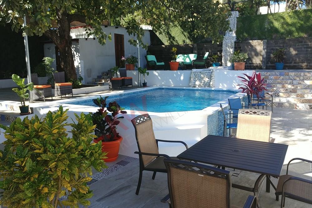 HERMOSA CASA DE CUATRO DORMITORIOS CON PISCINA EN MIRADOR DE SANTO