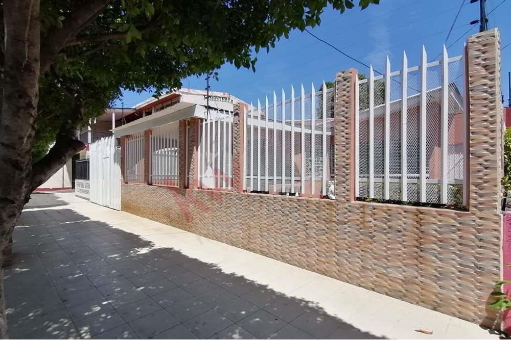 Oportunidad!! Vendo linda casa en excelente ubicación en Montoya