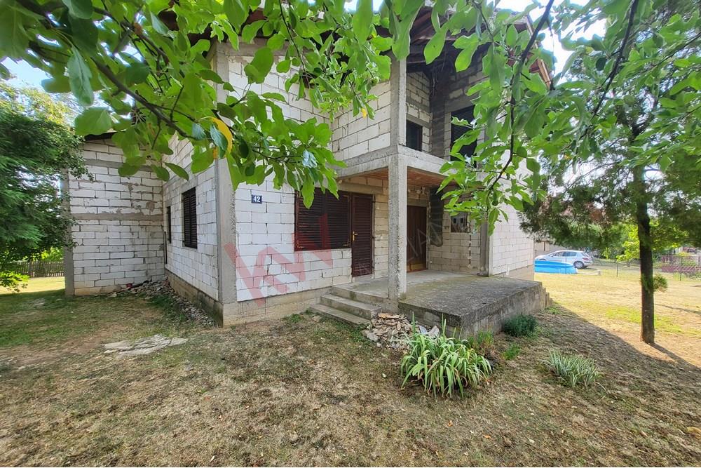 Detached House For Sale, Kacarusa, Voždovac, Beograd, Serbia, 75.000 €