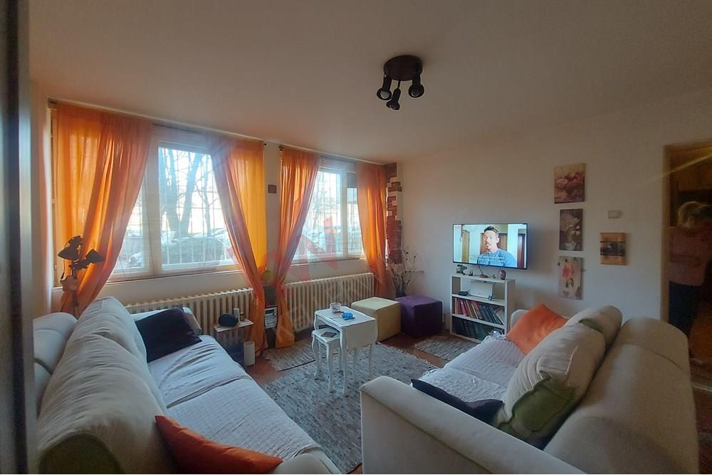 Apartment   For Sale, Ustanička, Voždovac, Beograd, Serbia, 99.000 €