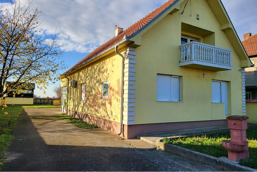 Detached House For Sale, Dečka, Šimanovci, Pećinci, Pećinci, Serbia, 480.000 €