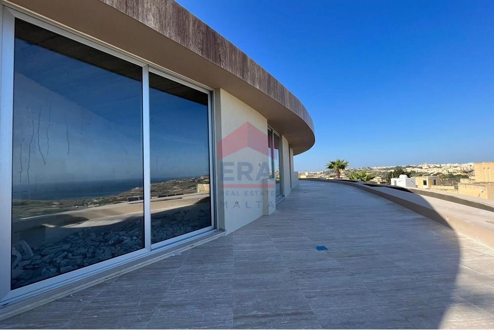 Luxury Penthouse with Wrap Around Terrace Facing Open Panoramic Valley ...