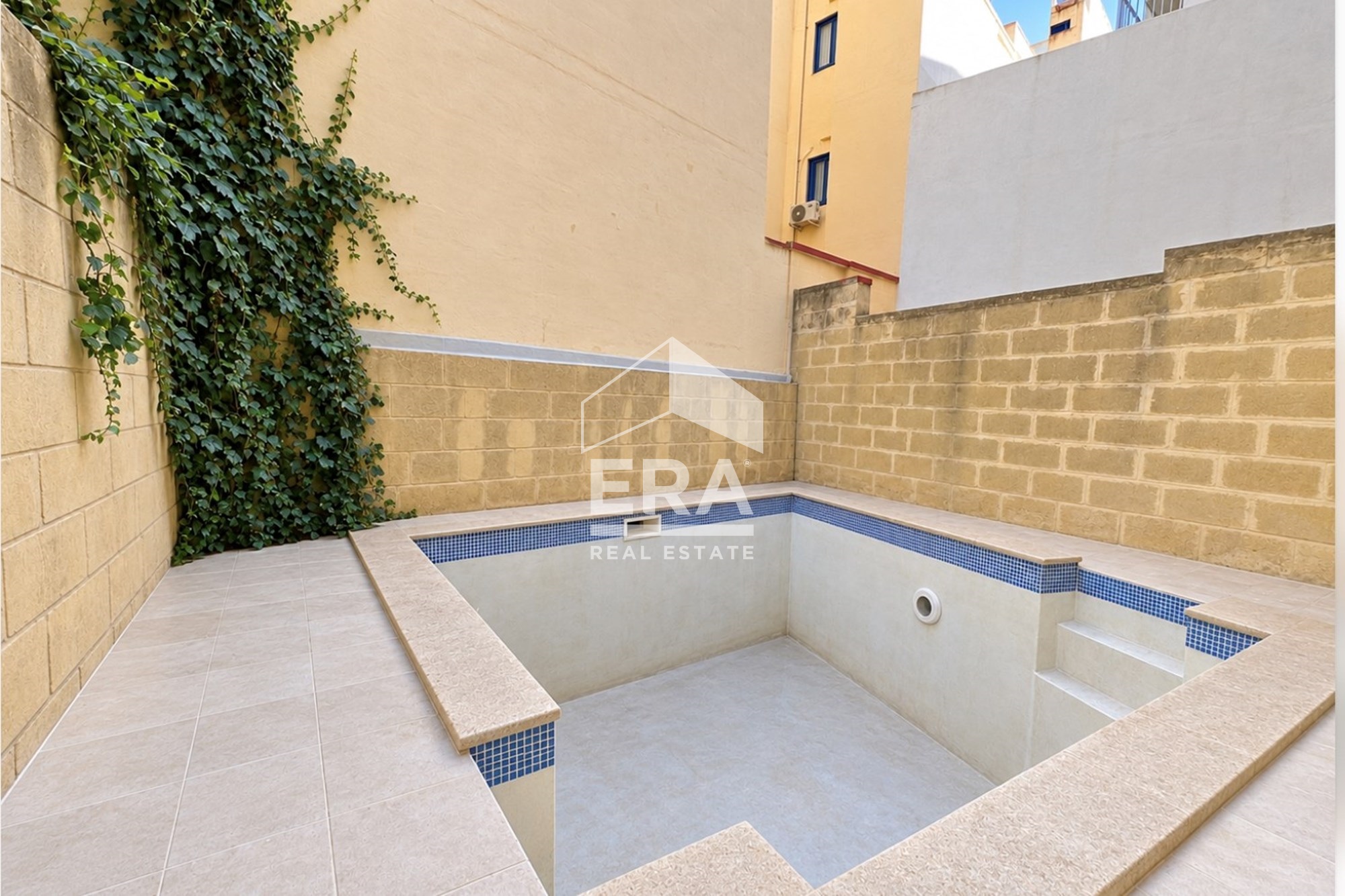 Property at Għajnsielem
