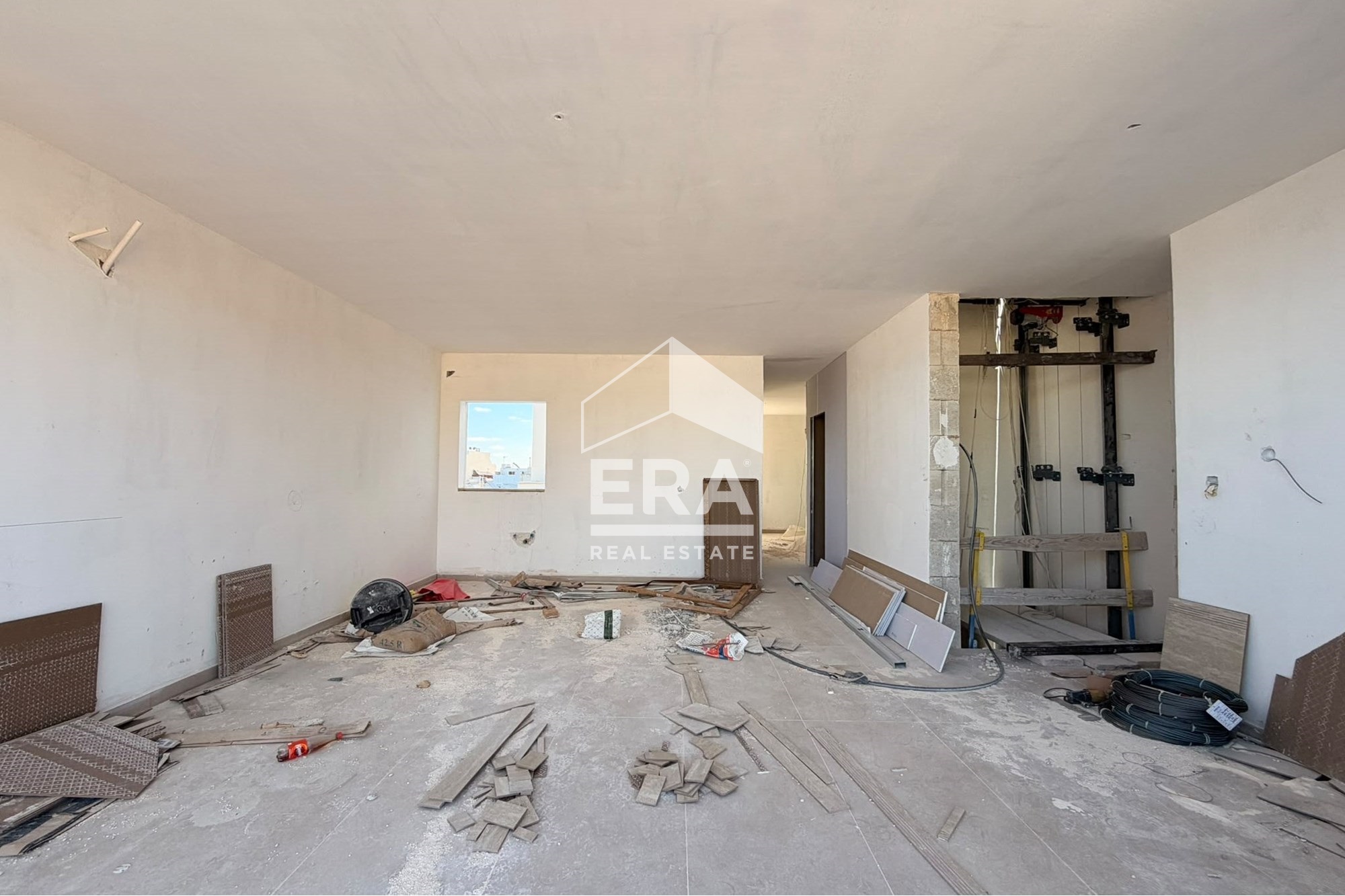 penthouse in Pembroke