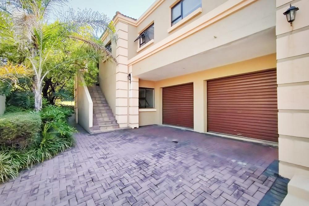 Hidden gem Double Storey 4 Bed 3 Bath Cluster in Lonehill