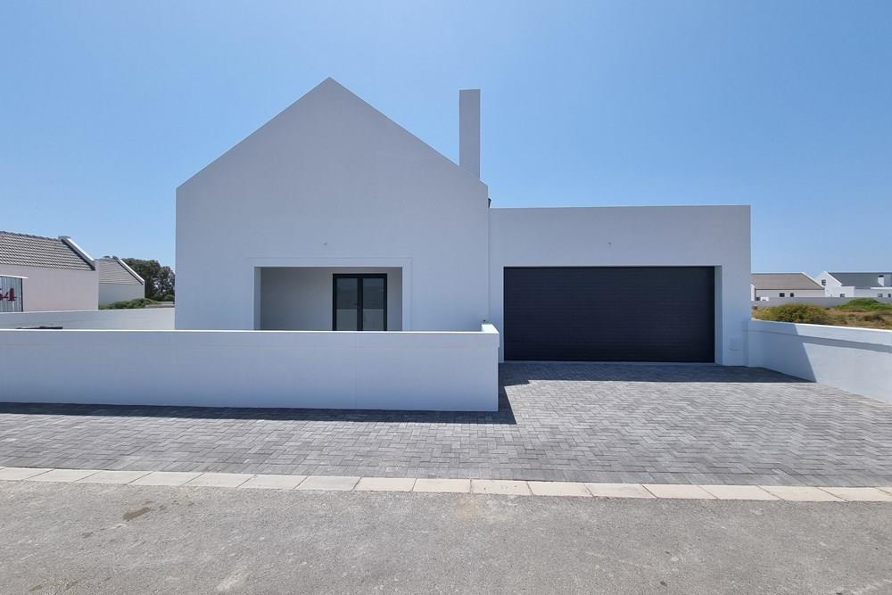 3 Bedroom House Britannia Beach Estate