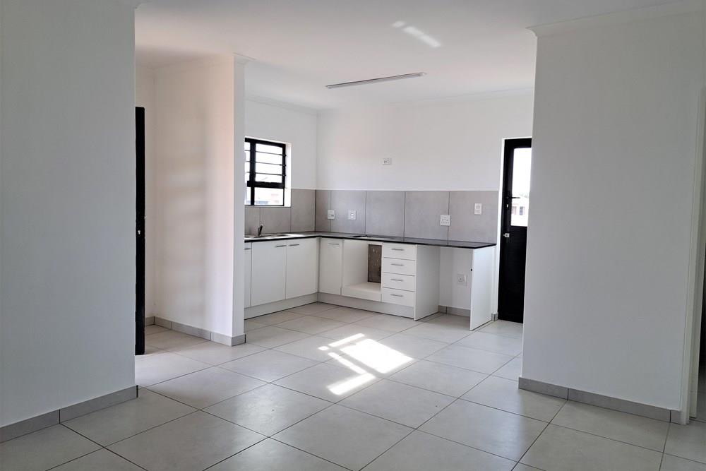 Bella Rosa Upington Lockup and Go Lifestyle Bargain!!!