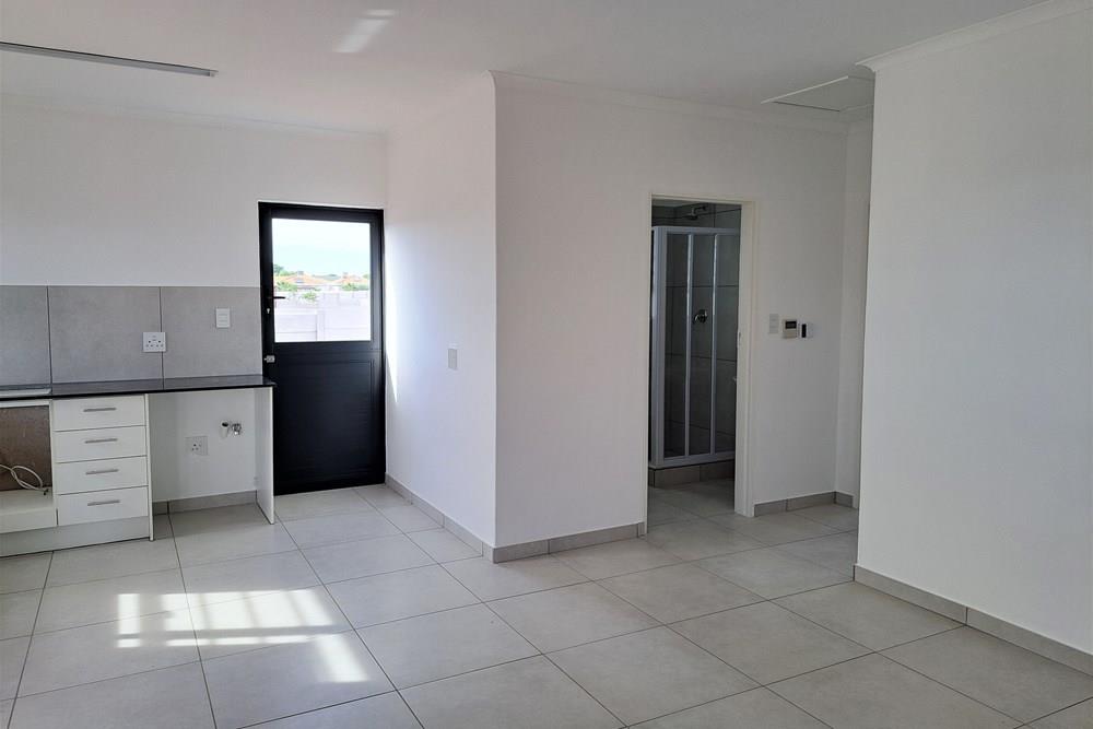 Bella Rosa Upington Lockup and Go Lifestyle Bargain!!!