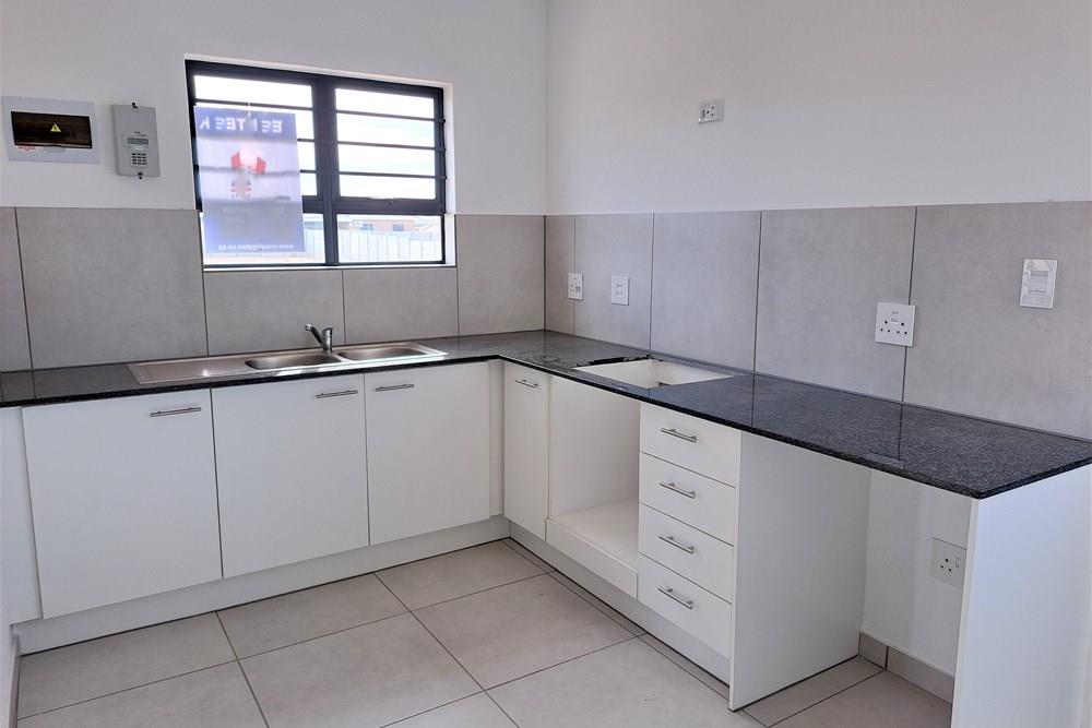 Bella Rosa Upington Lockup and Go Lifestyle Bargain!!!