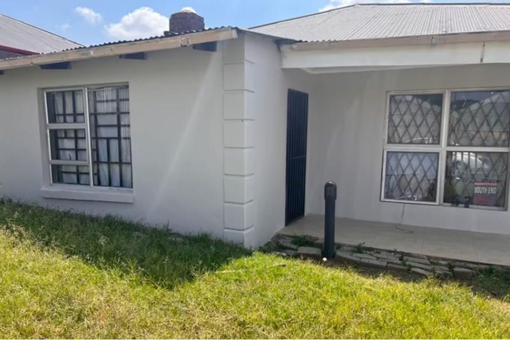 Newly Renovated 3 Bedroom Home in a friendly area to Rent in South