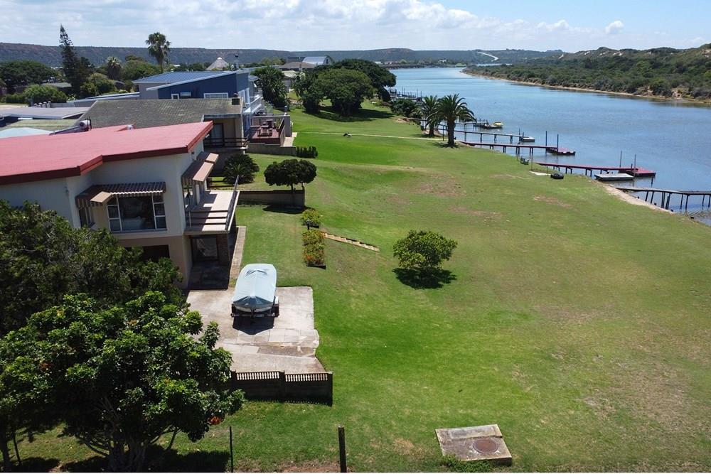 4 bedroom house on the banks of the Sundays River in Cannonville