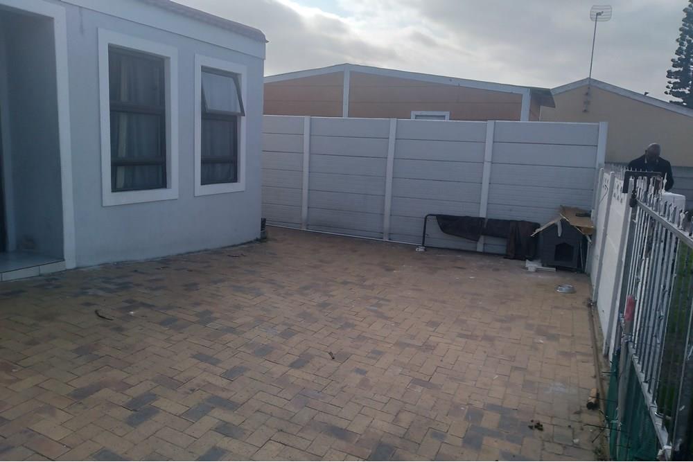 4 Bedroom House for Sale in Summer Greens for R1350 000