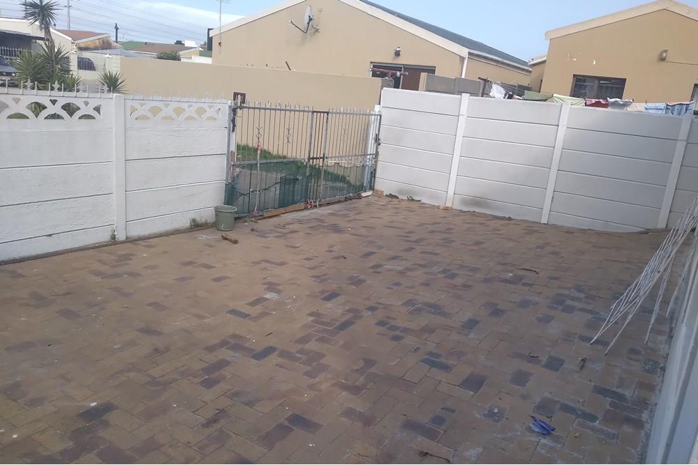 4 Bedroom House for Sale in Summer Greens for R1350 000