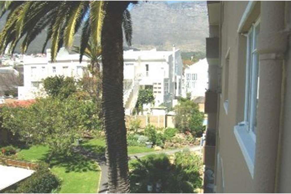 3 BEDROOM APARTMENT & 2 PARKINGS IN GARDENS CAPE TOWN