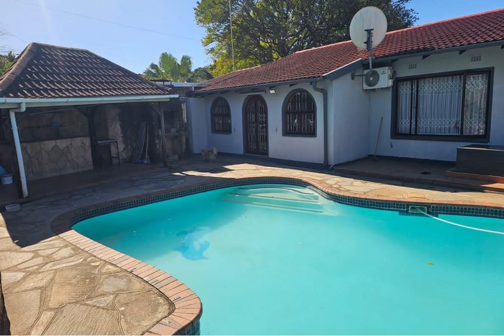 Charming 3bedroom house for Sale in Malvern.