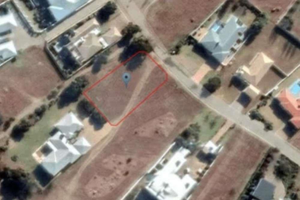 Vacant stand on the Beautiful Vaal Marina Harbour for sale at the well