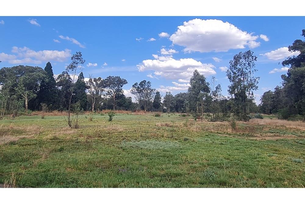 WALKER FRUIT FARMS AH * MEYERTON * 4.4710HA * Beautiful Vacant Land * Tar Road * R630 000.00