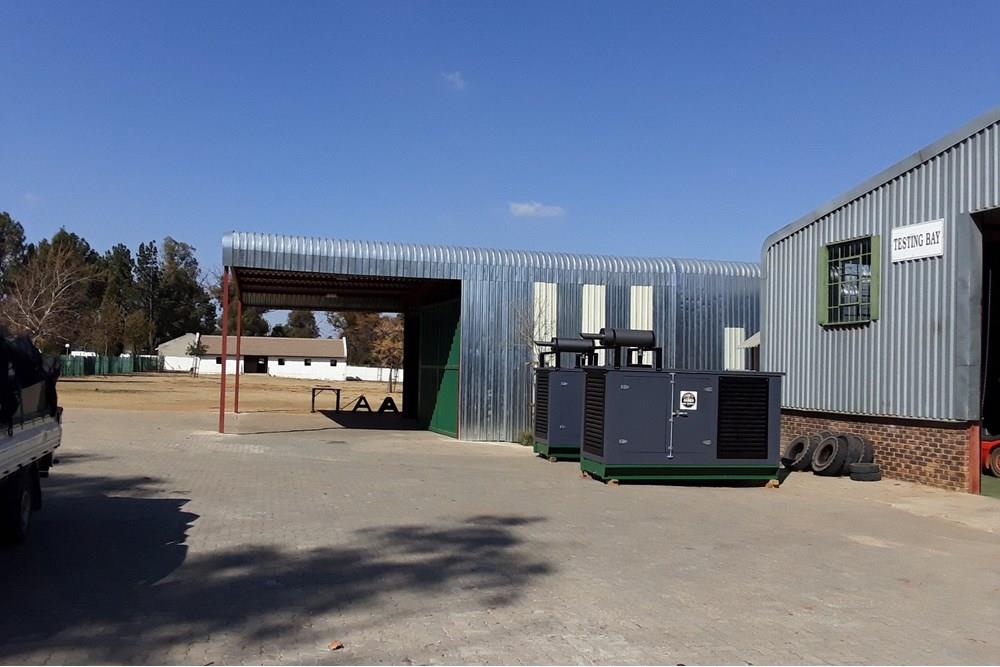 122 Hectare Executive Farm With 2 Houses and 3 Warehouses For Sale in