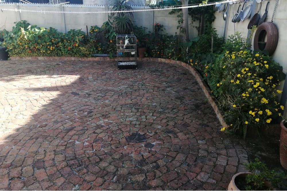 Nice Family 3 Bedroom House near schools in Zoo Park, Kraaifontein