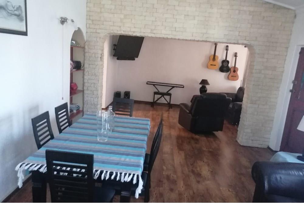 Nice Family 3 Bedroom House near schools in Zoo Park, Kraaifontein