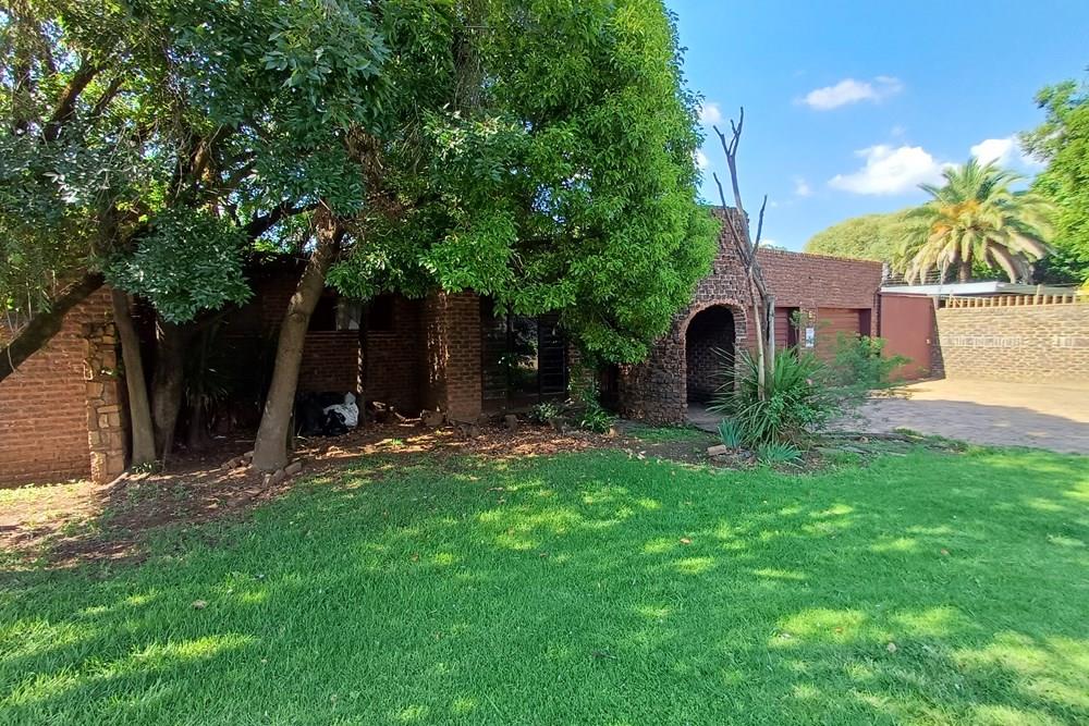 Investment Property for cash buyer!