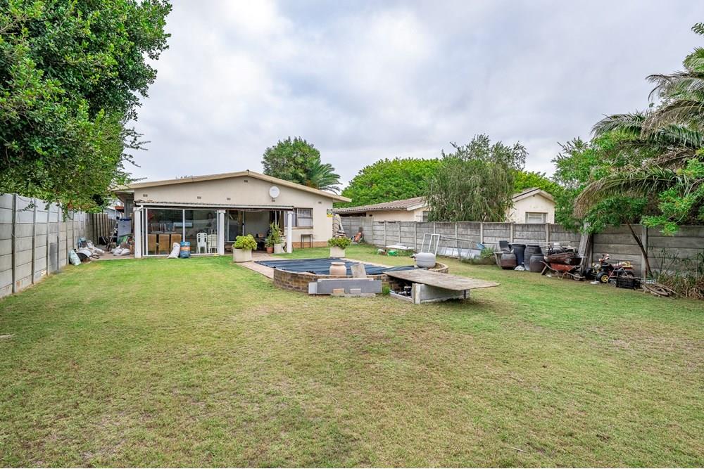 Charming Family Home with Spacious Yard and Pool