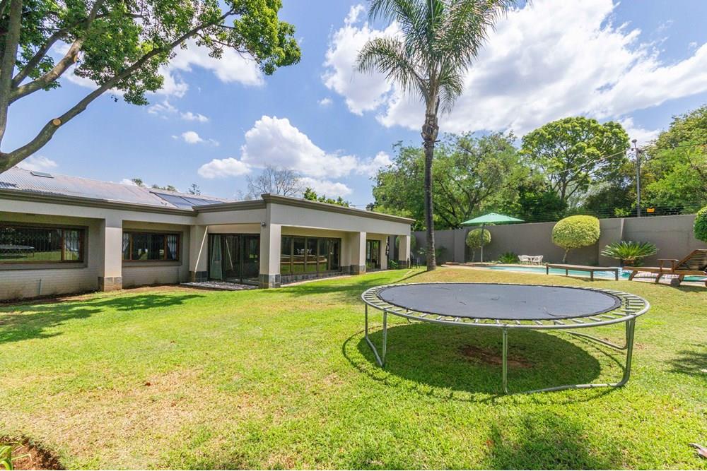 4 Bedroom House Selling in Menlo Park