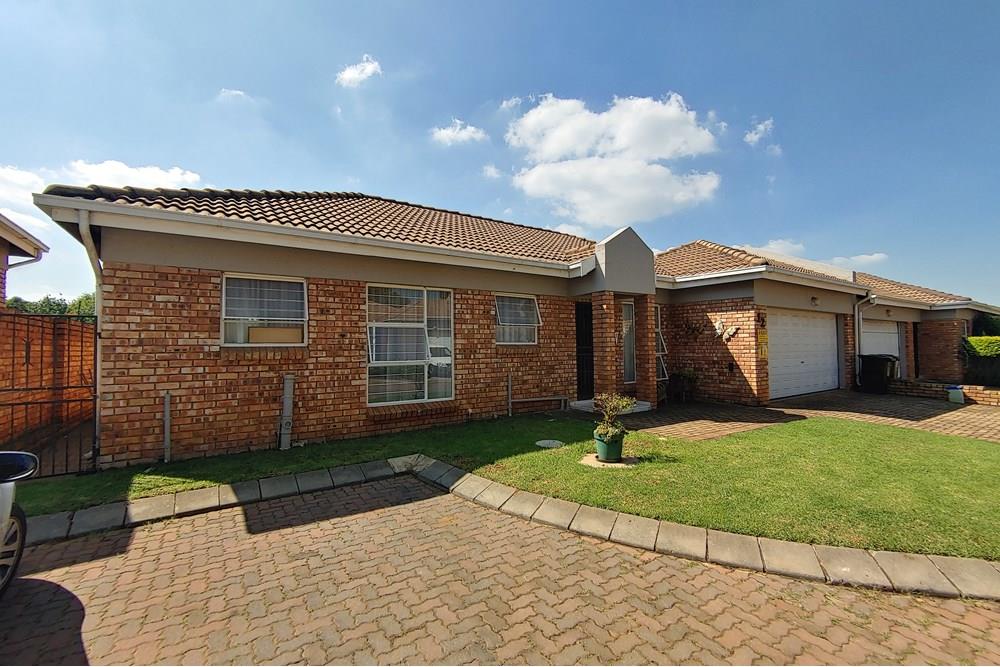 BEAUTIFUL CLUSTER TO LET IN POMONA