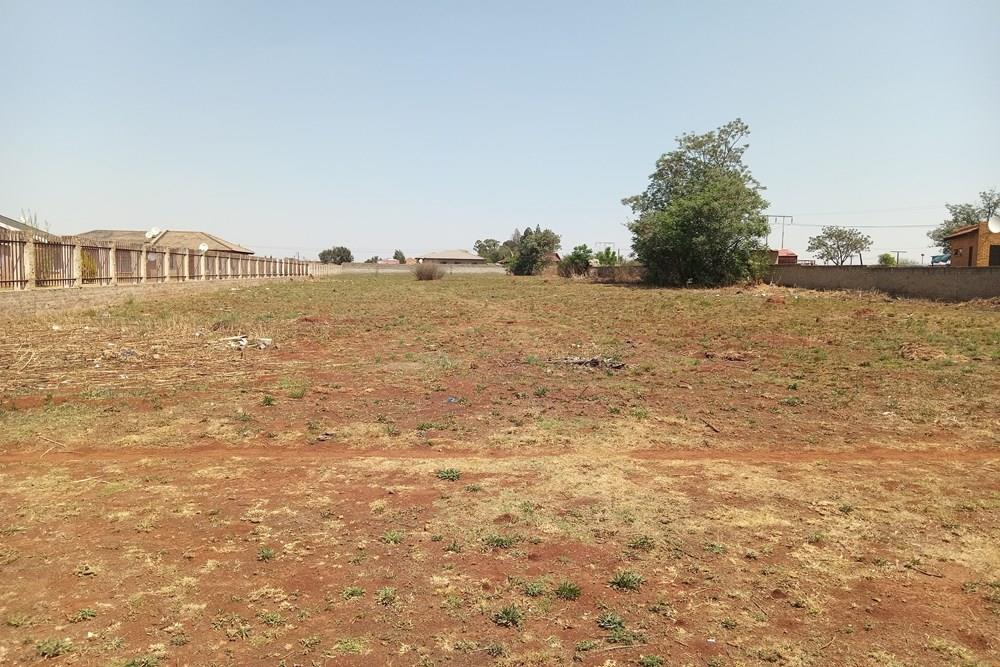 Vacant Land Measuring 4064Sqm For Sale in Henley on Klip