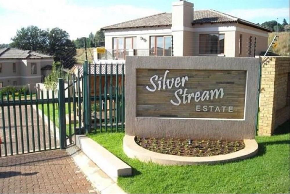 A STUNNING DOUBLE STOREY HOME IN THE EVER POPULAR SILVERSTREAM ESTATE