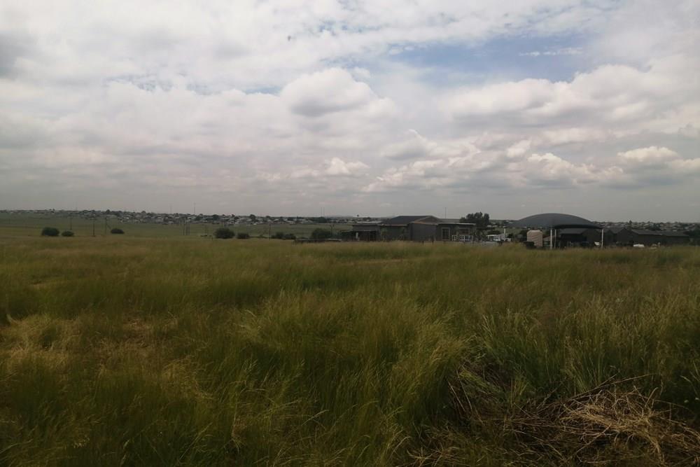 Vacant land for sale on the main road in Oranjeville