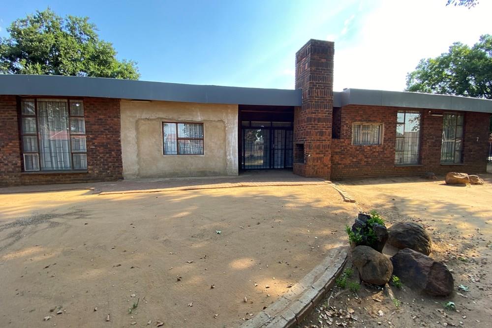 Newly renovated 16 Bedrooms for students for sale in