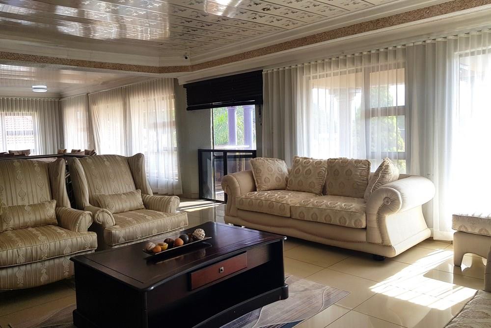 FAMILY HOME FOR SALE IN GOLDEN ACRES ESTATE, TZANEEN